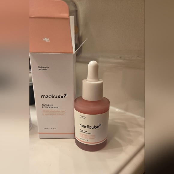 Medicube Rose PDRN Pink Peptide Serum NIB - Picture 3 of 3